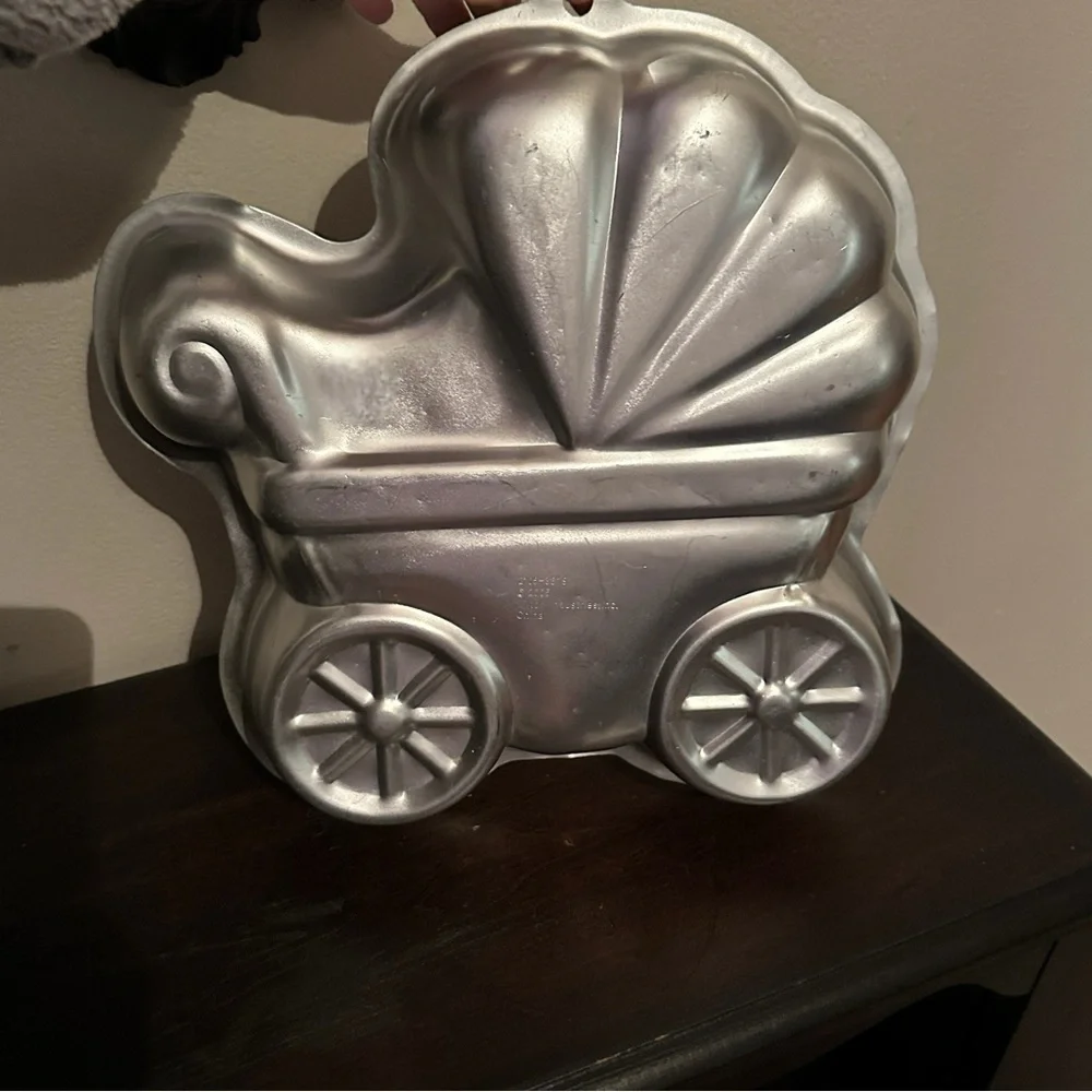 3/$20 💥 Wilton‎ Baby Carriage Babyshower Cake Pan